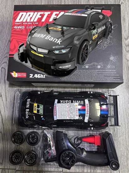 Машина на радіокеруванні 8802 Штрих = 80044 (12) акумулятор 7.4 V, пульт 2.4 GHz, 4WD, підсвічування, змінні колеса